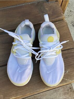 Nike Women’s White and Pale Yellow Sneakers